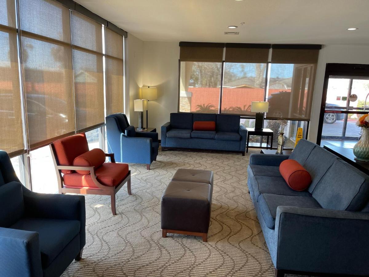 Comfort Suites Лейк Чарлс Екстериор снимка